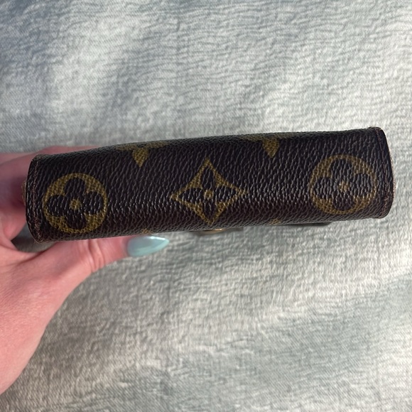 Louis Vuitton Monogram Leather Compact Zip Snap Wallet - Picture 16 of 16